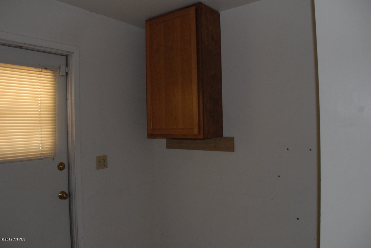 3008 West Redfield Road Phoenix, AZ 85053 - Photo 23 of 29 laundry room additional view