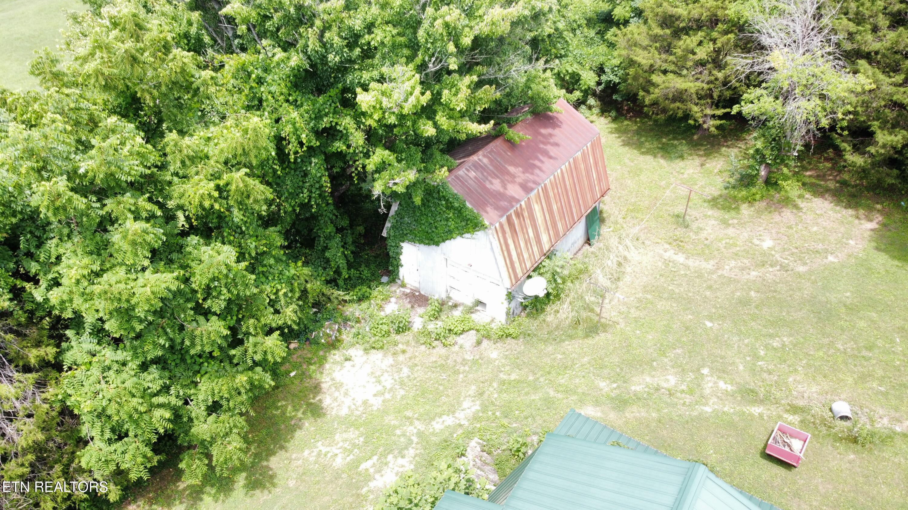 339 Dividing Ridge Road Speedwell, TN 37870 - Photo 5 of 8 339 DR Aerial B-Garage