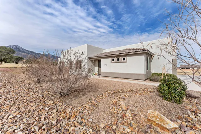 $458,000 | 6532 Saddlehorn Circle, Hereford, AZ 85615