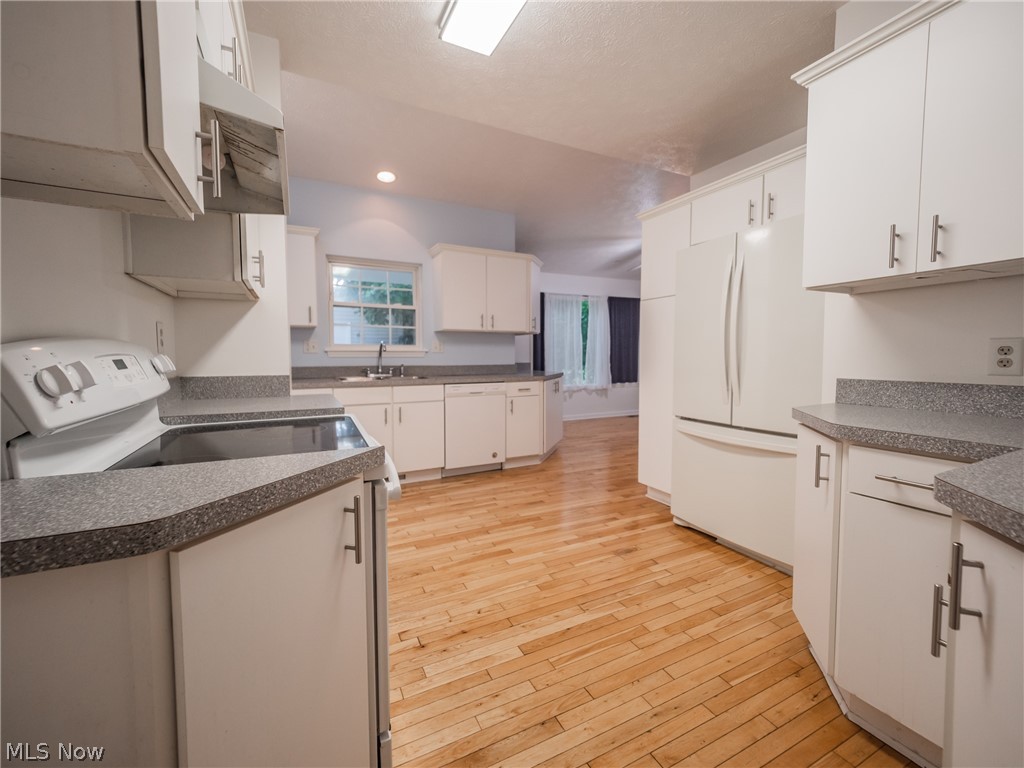 7051 Ridge Road Cleveland, OH 44129 - Photo 3 of 31 Gallery Image 3