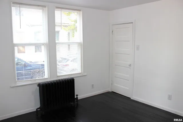 $225,000 | 1443 East Knox Street, Galesburg, IL 61401