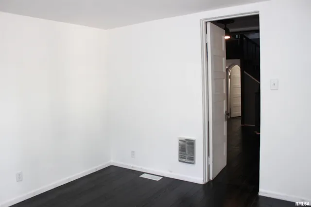 $225,000 | 1443 East Knox Street, Galesburg, IL 61401