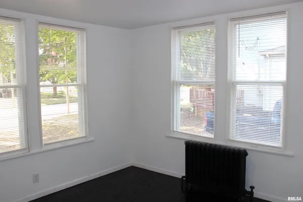 $197,000 | 1443 East Knox Street, Galesburg, IL 61401