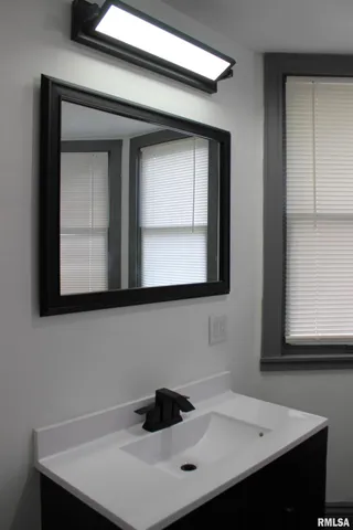 $225,000 | 1443 East Knox Street, Galesburg, IL 61401