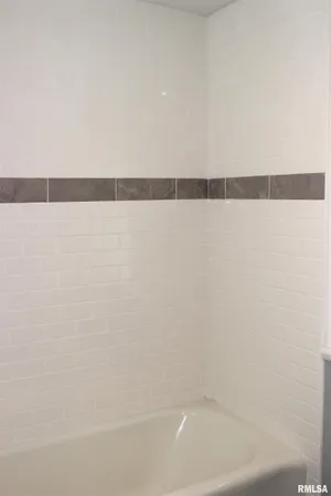 $197,000 | 1443 East Knox Street, Galesburg, IL 61401