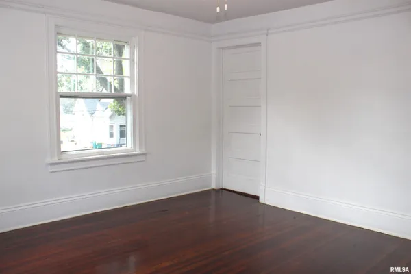 $197,000 | 1443 East Knox Street, Galesburg, IL 61401