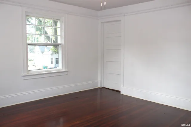 $225,000 | 1443 East Knox Street, Galesburg, IL 61401