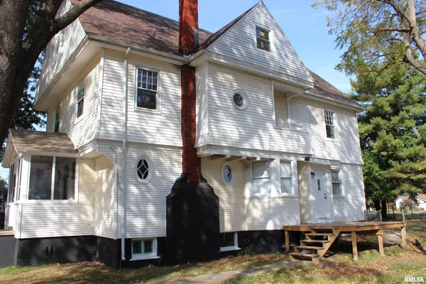 $197,000 | 1443 East Knox Street, Galesburg, IL 61401