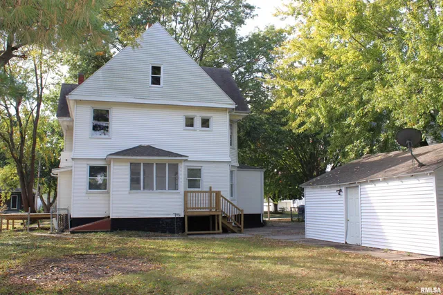 $225,000 | 1443 East Knox Street, Galesburg, IL 61401