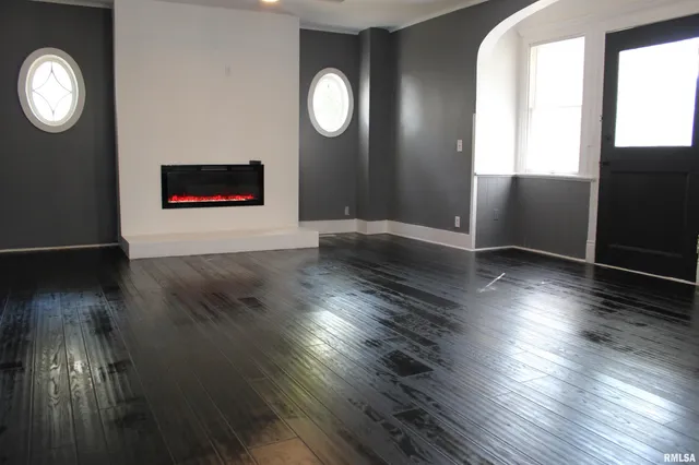 $225,000 | 1443 East Knox Street, Galesburg, IL 61401