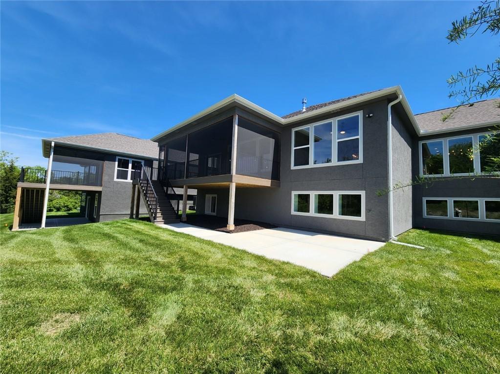 11544 North Olathe View Road Olathe, KS 66061 - Photo 3 of 49