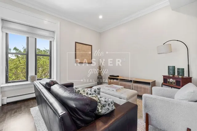 $3,800 | 366 West Broadway, Unit 4, Boston, MA 02127