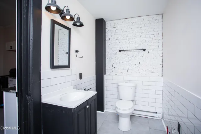 $750,000 | 34-36 Albany Avenue, Green Island, NY 12183