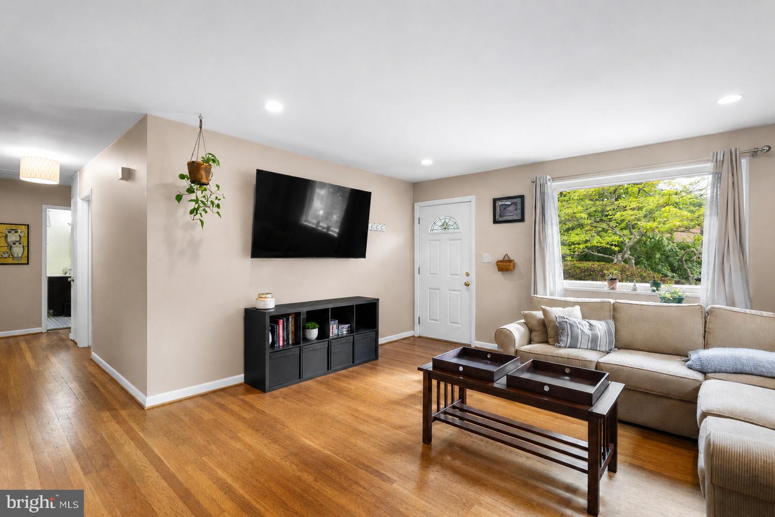 11111 Schuylkill Road Rockville, MD 20852 - Photo 5 of 34