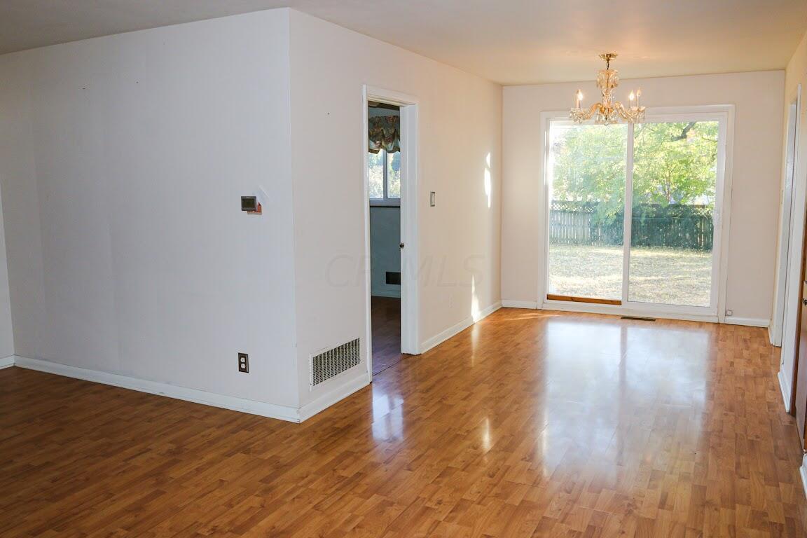 2011 Ridgecliff Road Upper Arlington, OH 43221 - Photo 6 of 32 Image 2