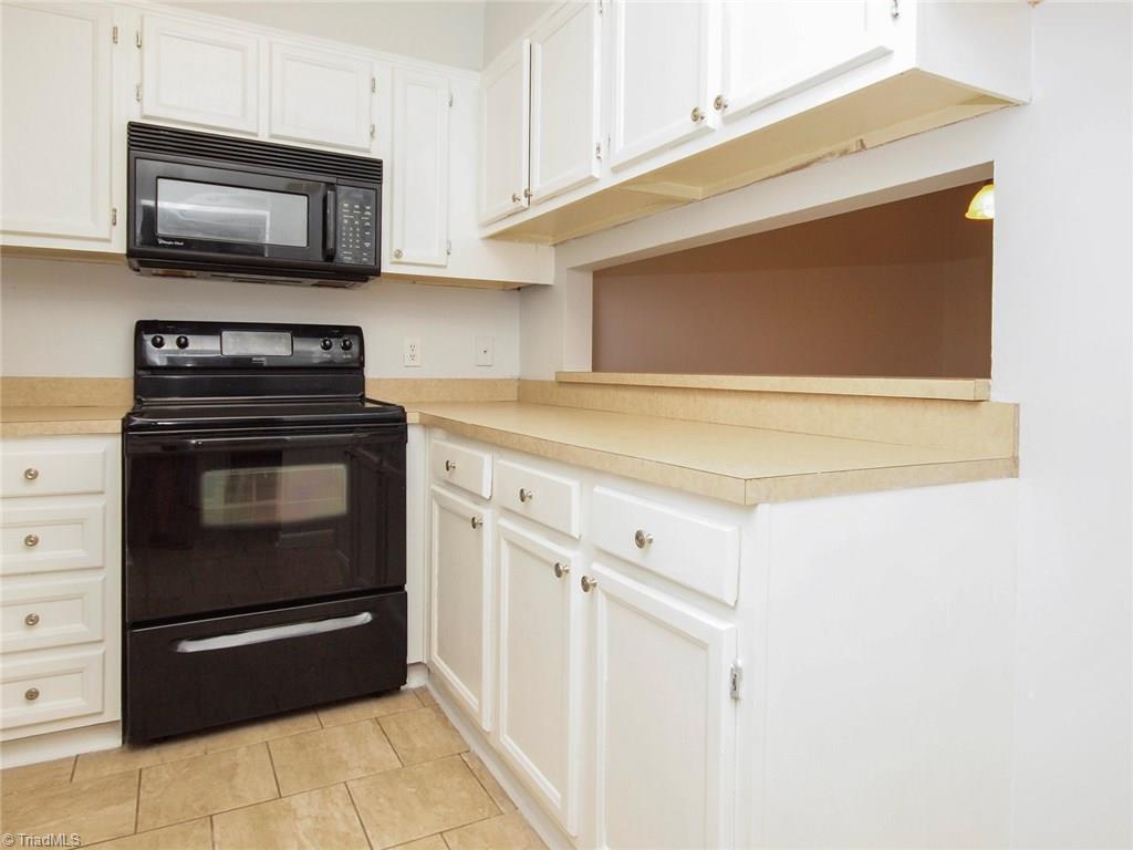 2218 A Shadow Valley Road, Unit A High Point, NC 27265 - Photo 4 of 23 Pass through to dining area