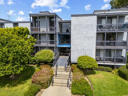 $975,000 | 651 Port Drive, Unit 208, San Mateo, CA 94404