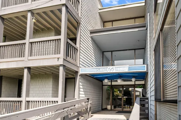 $975,000 | 651 Port Drive, Unit 208, San Mateo, CA 94404