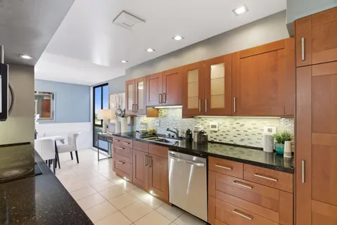 $975,000 | 651 Port Drive, Unit 208, San Mateo, CA 94404