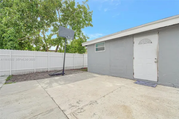 a view of a garage