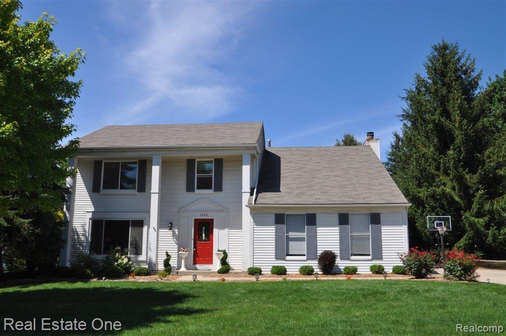 1649 Ridgecrest Rochester, MI 48306 - Photo 1 of 30 4 bdrms, 2 1/2 baths