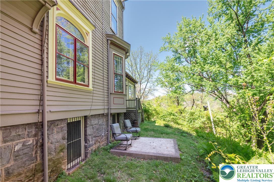 1321 Bushkill Street Easton, PA 18042 - Photo 7 of 49