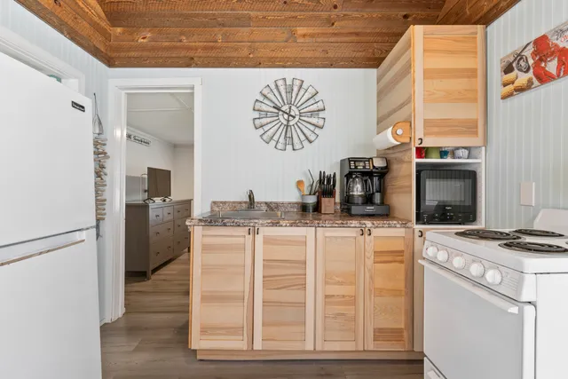 $550,000 | 2 Wintergreen Street, Old Orchard Beach, ME 04064