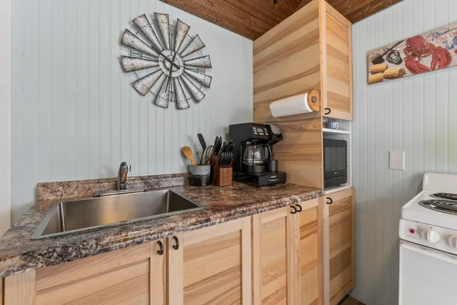 $550,000 | 2 Wintergreen Street, Old Orchard Beach, ME 04064