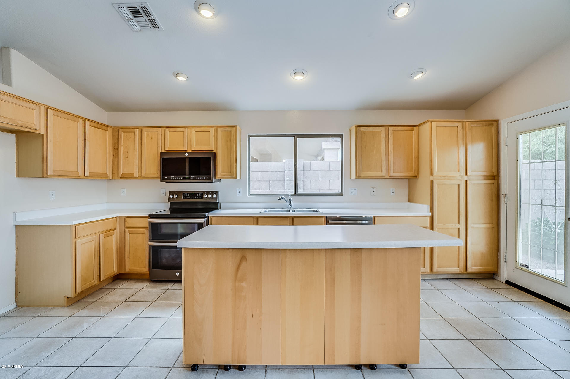 3961 East Agave Road Phoenix, AZ 85044 - Photo 4 of 26 photo_04