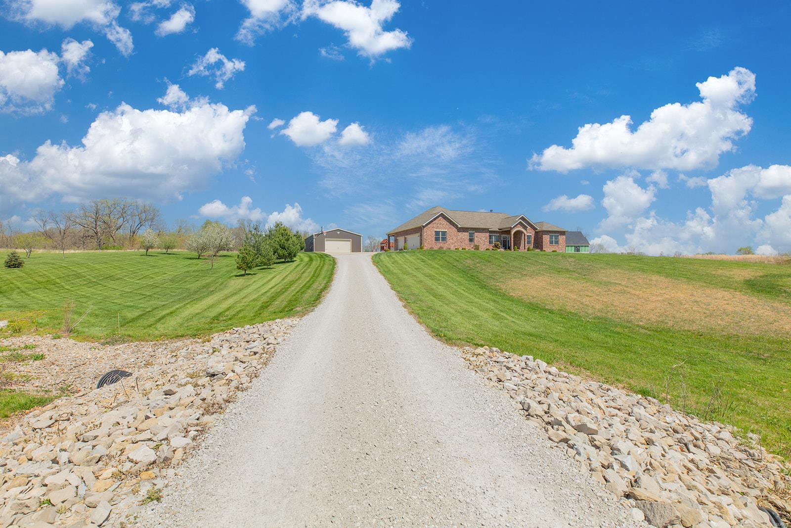 7639 Renken Road Worden, IL 62097 - Photo 4 of 93