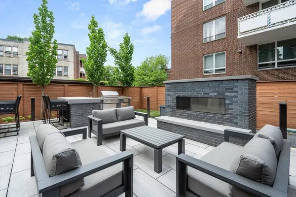 $3,895 | 54 Auburn Street, Unit 402, Brookline, MA 02446