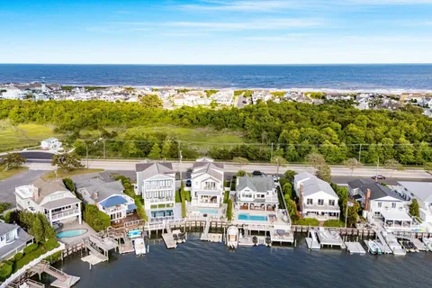 $9,995,000 | 11501 Paradise Drive, Stone Harbor, NJ 08247