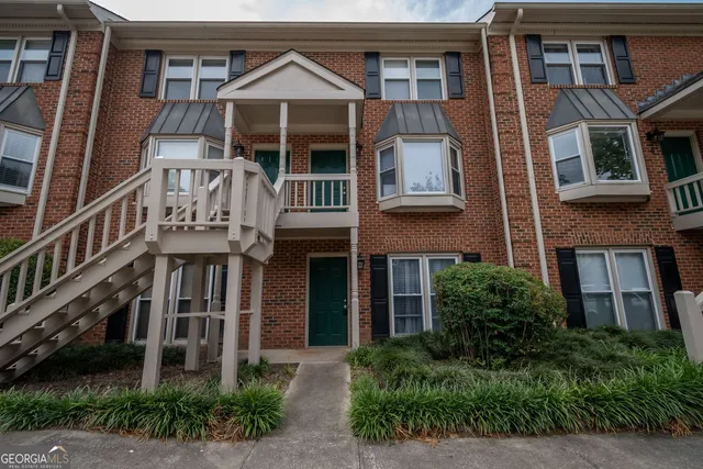 $2,020 | 210 East Cloverhurst Avenue, Unit 7, Athens, GA 30605