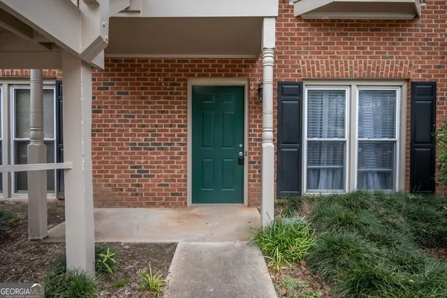 $2,020 | 210 East Cloverhurst Avenue, Unit 7, Athens, GA 30605