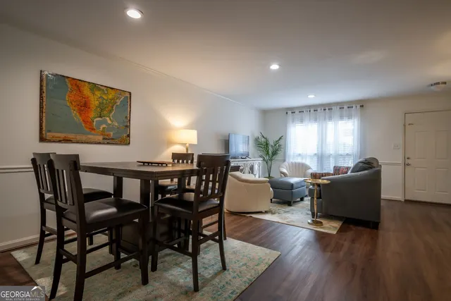 $2,020 | 210 East Cloverhurst Avenue, Unit 7, Athens, GA 30605