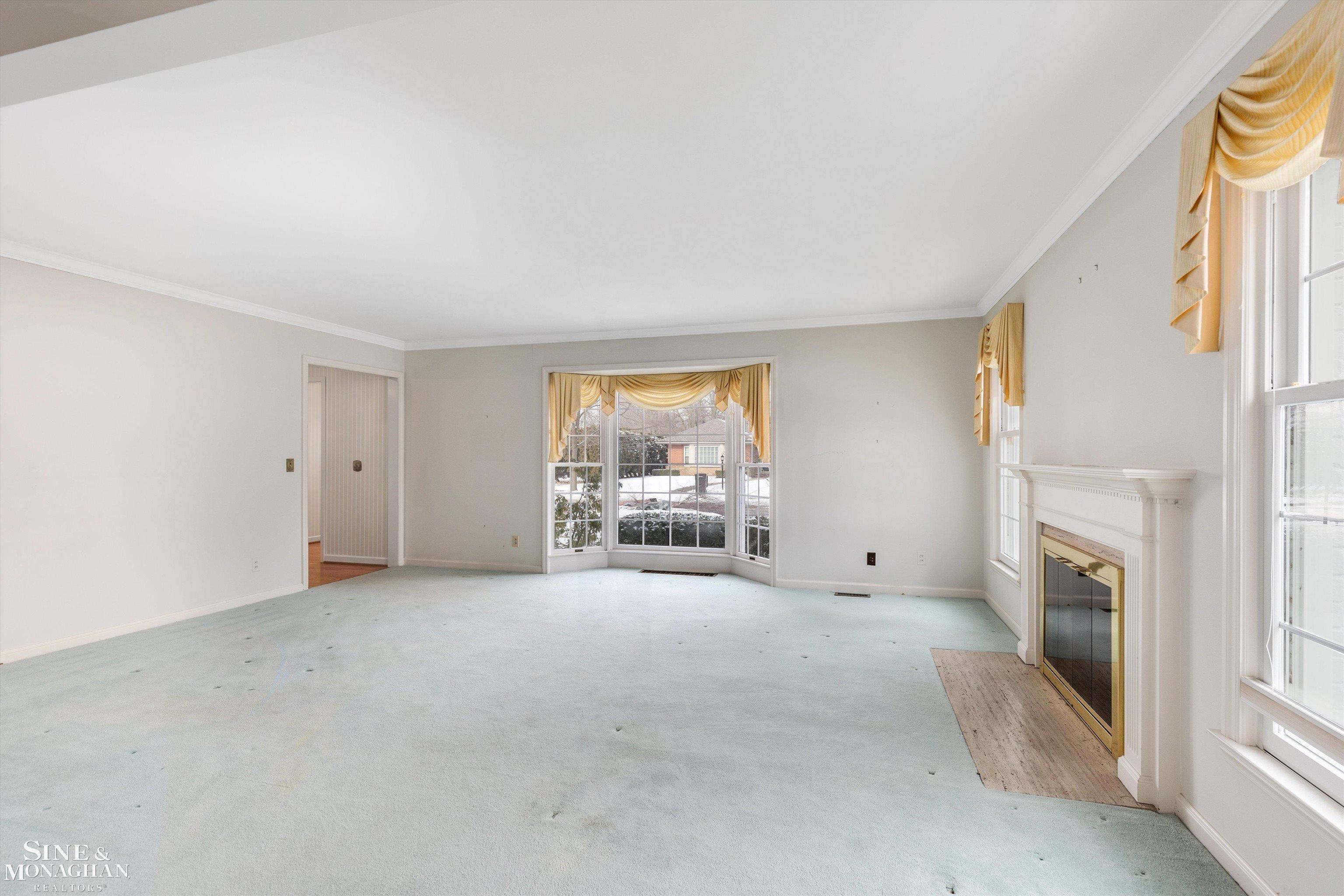 262 Stephens Road Grosse Pointe, MI 48236 - Photo 16 of 33 50166432-d7de5b7d-f51f-4951-a994-b8eee2e3db8a.JPG