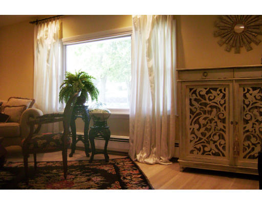 95 Cross Hill Road Newton, MA 02459 - Photo 8 of 24