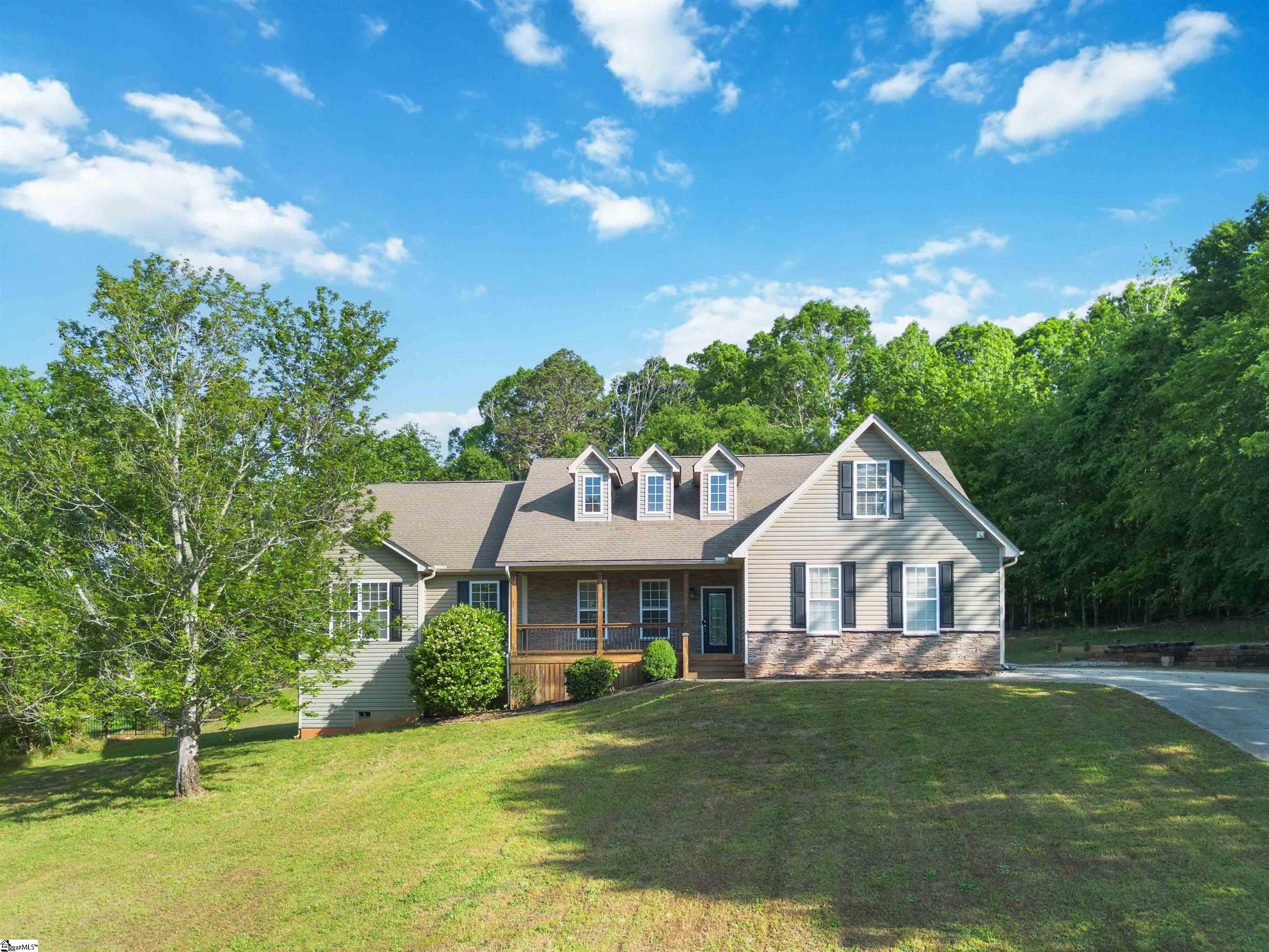 208 Quercus Run Fountain Inn, SC 29644 - Photo 2 of 41