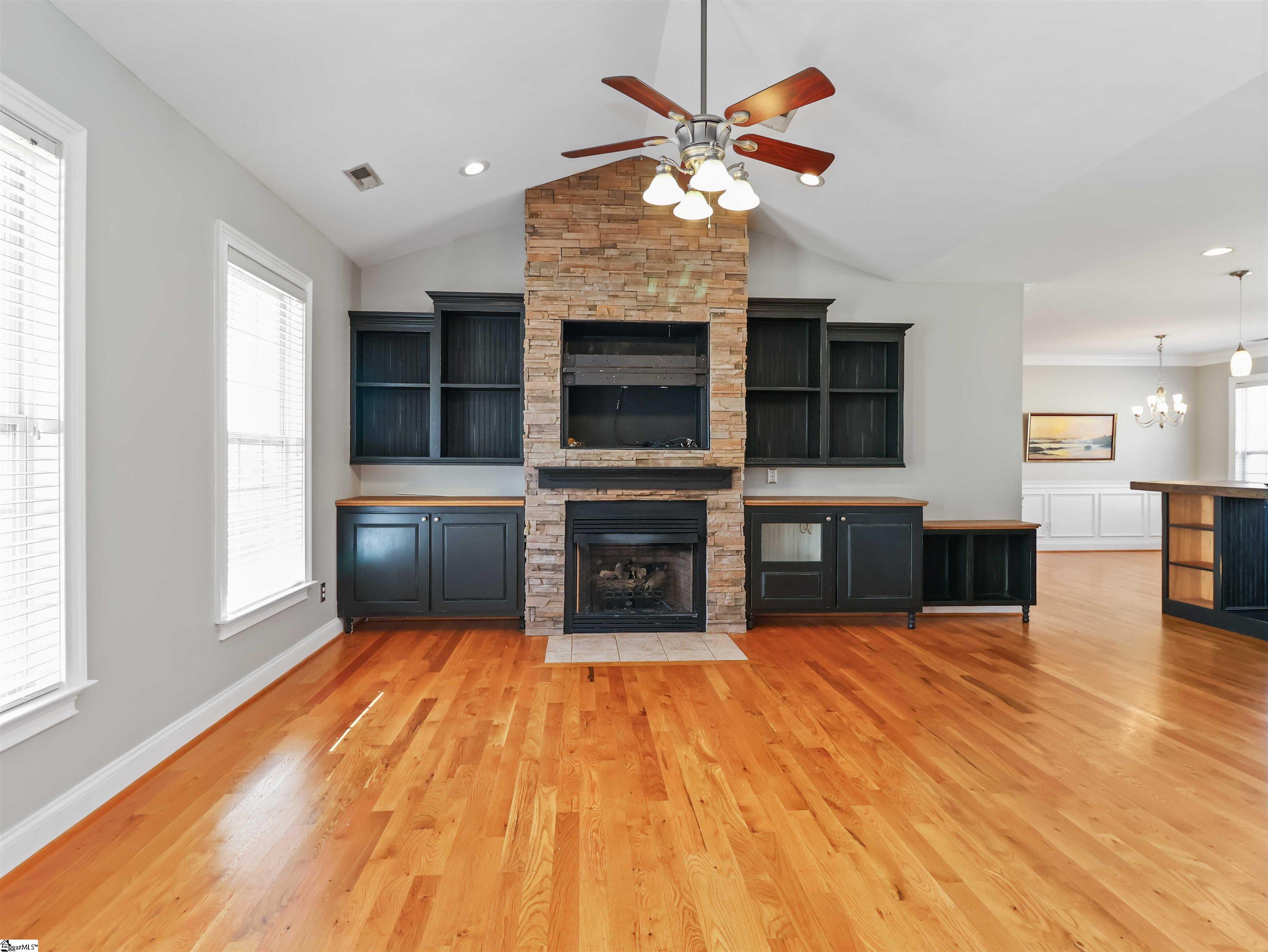 208 Quercus Run Fountain Inn, SC 29644 - Photo 7 of 41