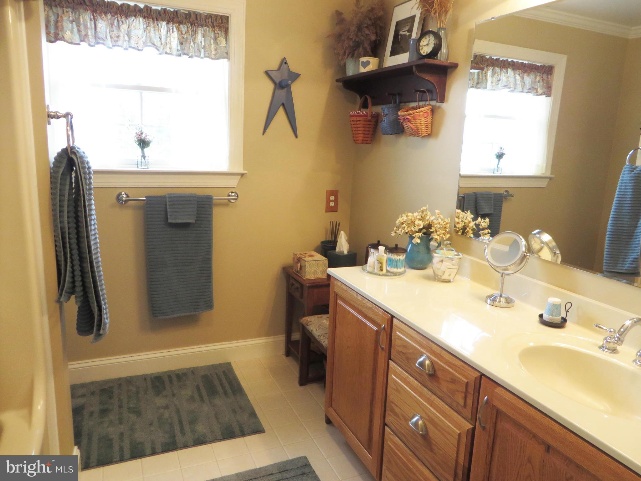 16745 St Jeromes Neck Road Dameron, MD 20628 - Photo 23 of 30 Upstairs hall bath