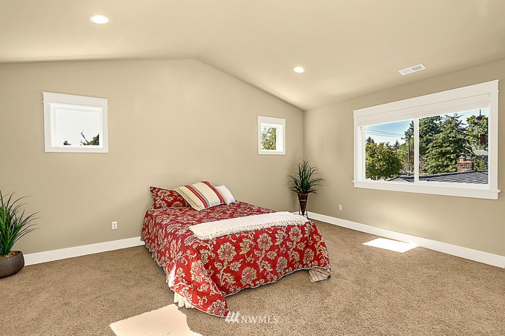 22907 Locust Way Bothell, WA 98021 - Photo 15 of 20