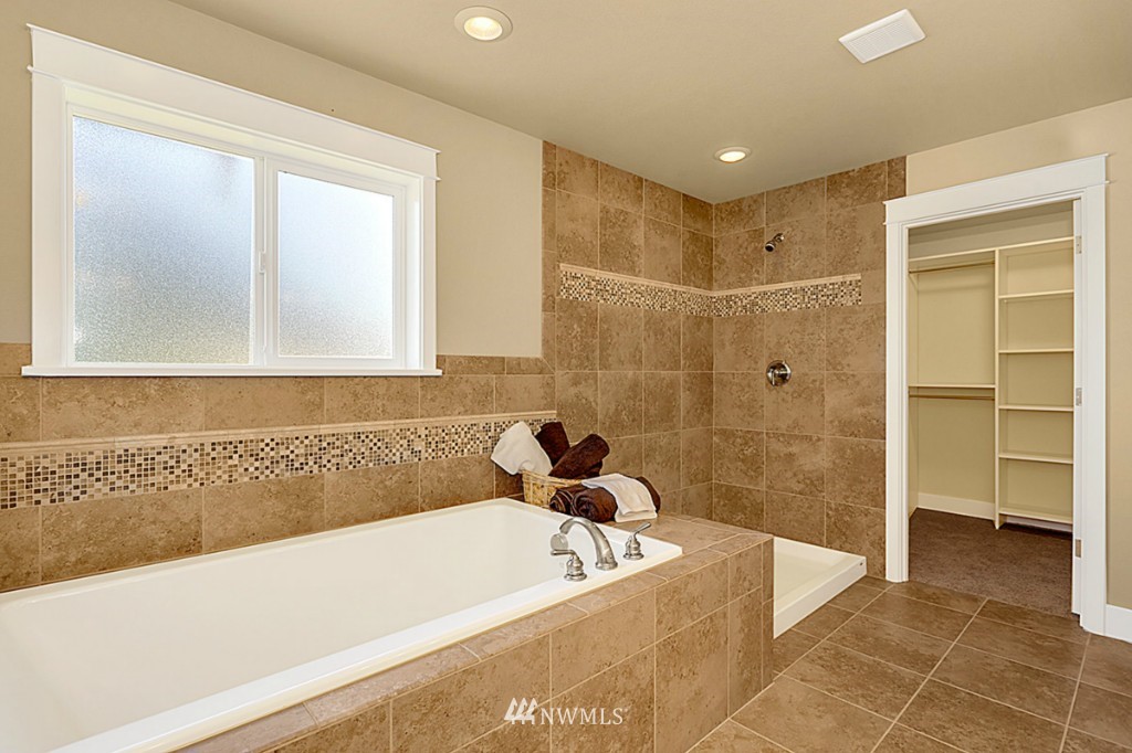 22907 Locust Way Bothell, WA 98021 - Photo 17 of 20