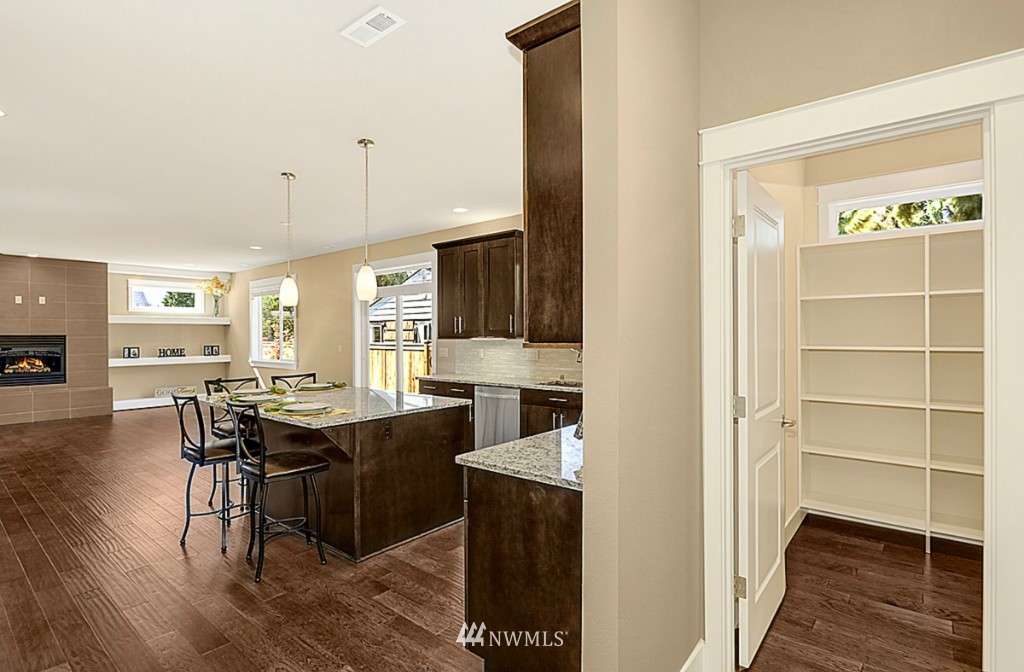 22907 Locust Way Bothell, WA 98021 - Photo 9 of 20