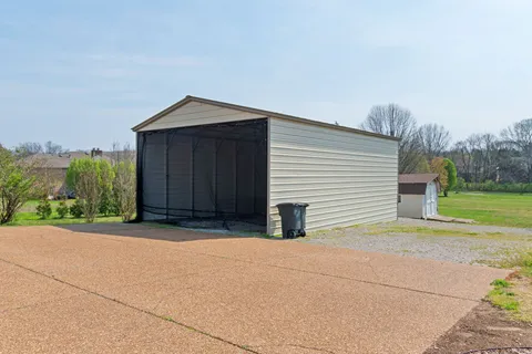 $1,100,000 | 6613 Holt Road, Nashville, TN 37211