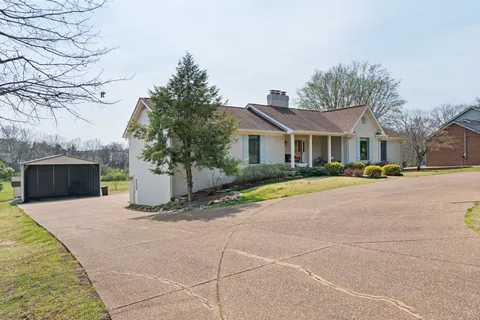 $1,100,000 | 6613 Holt Road, Nashville, TN 37211