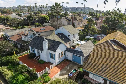 $2,900,000 | 351 Fern Glen, La Jolla, CA 92037