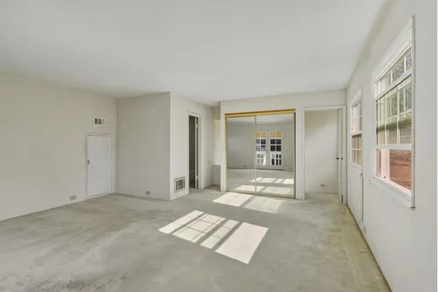 $2,900,000 | 351 Fern Glen, La Jolla, CA 92037