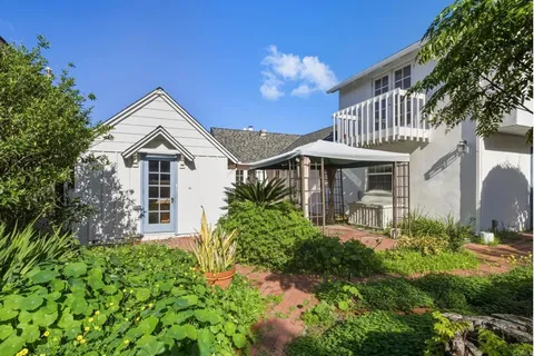 $2,900,000 | 351 Fern Glen, La Jolla, CA 92037