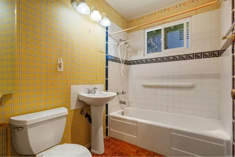 $2,900,000 | 351 Fern Glen, La Jolla, CA 92037