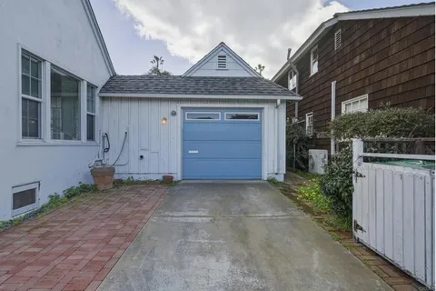 $2,900,000 | 351 Fern Glen, La Jolla, CA 92037